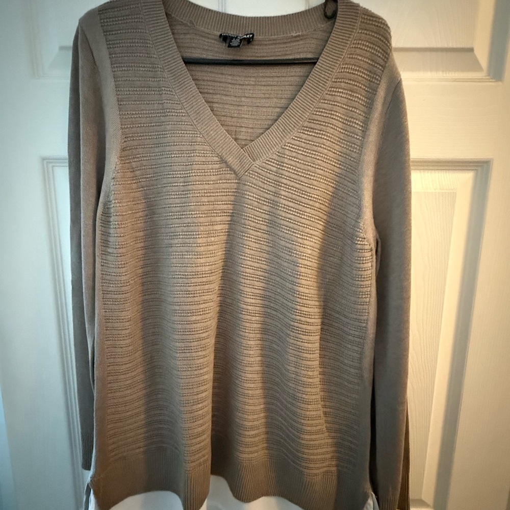 Hilary Radley Beige V-Neck Sweater